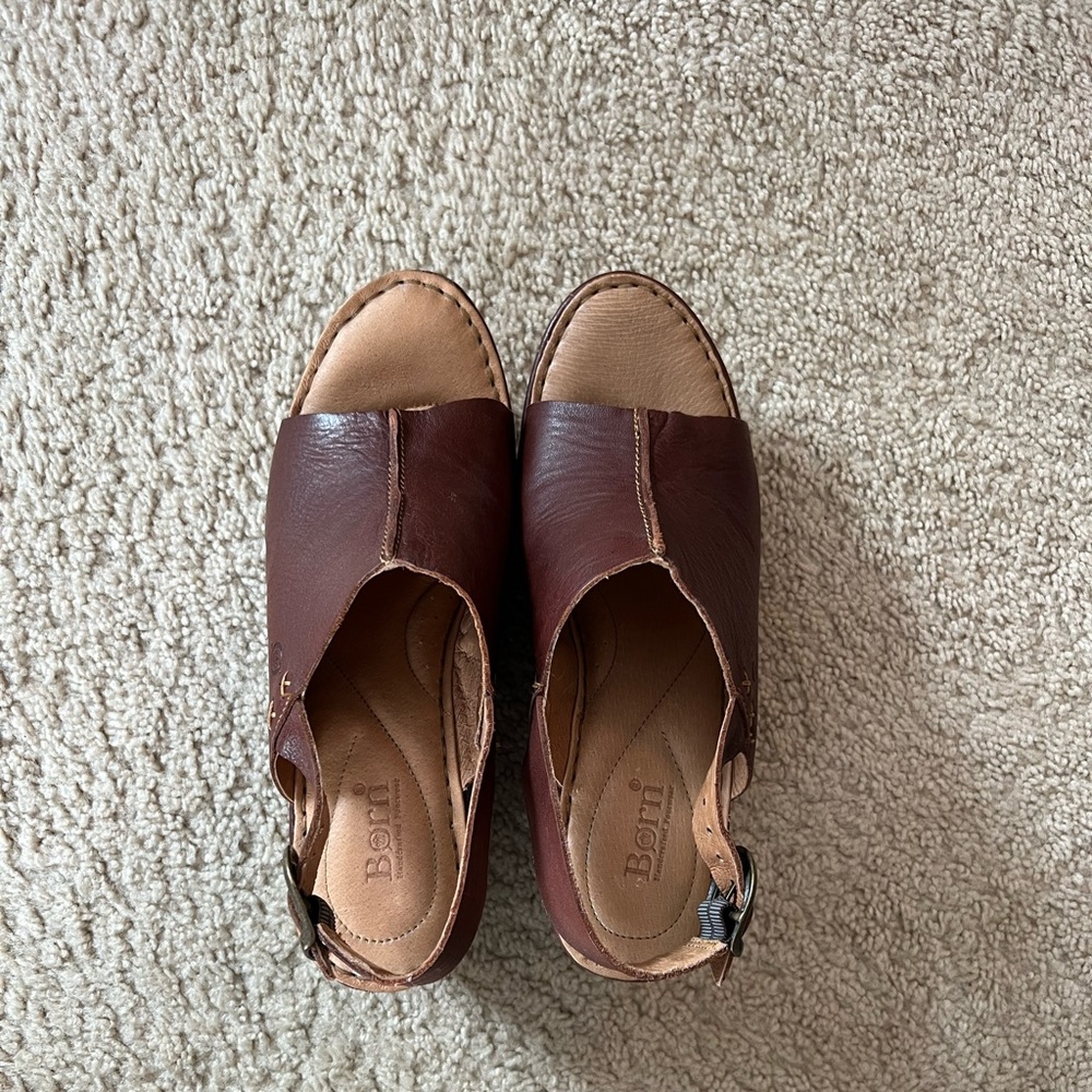 Like-new brown Born Wedges!